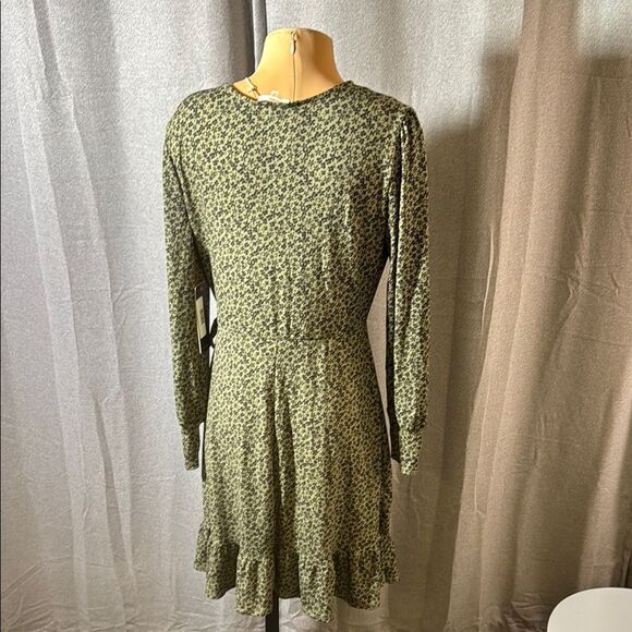 Women's Floral Dress - Black and Green - Picture 8 of 14